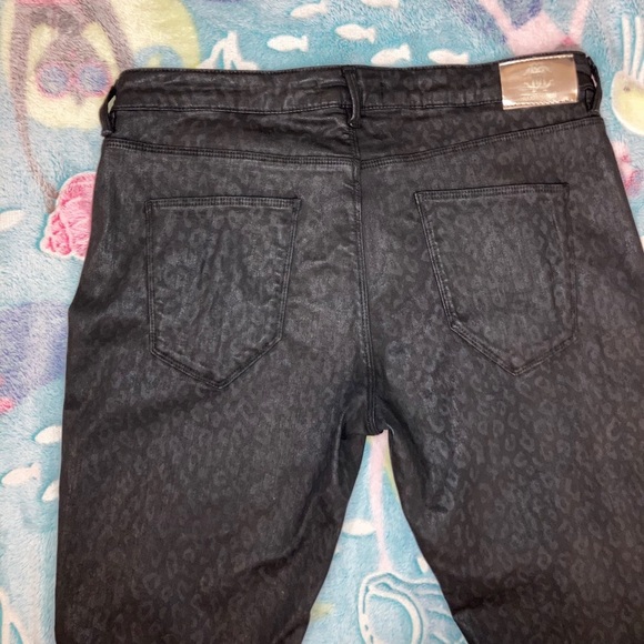 🐆 NWOT Roberto Cavalli Black Leopard Coated Jeans​ - Picture 10 of 16